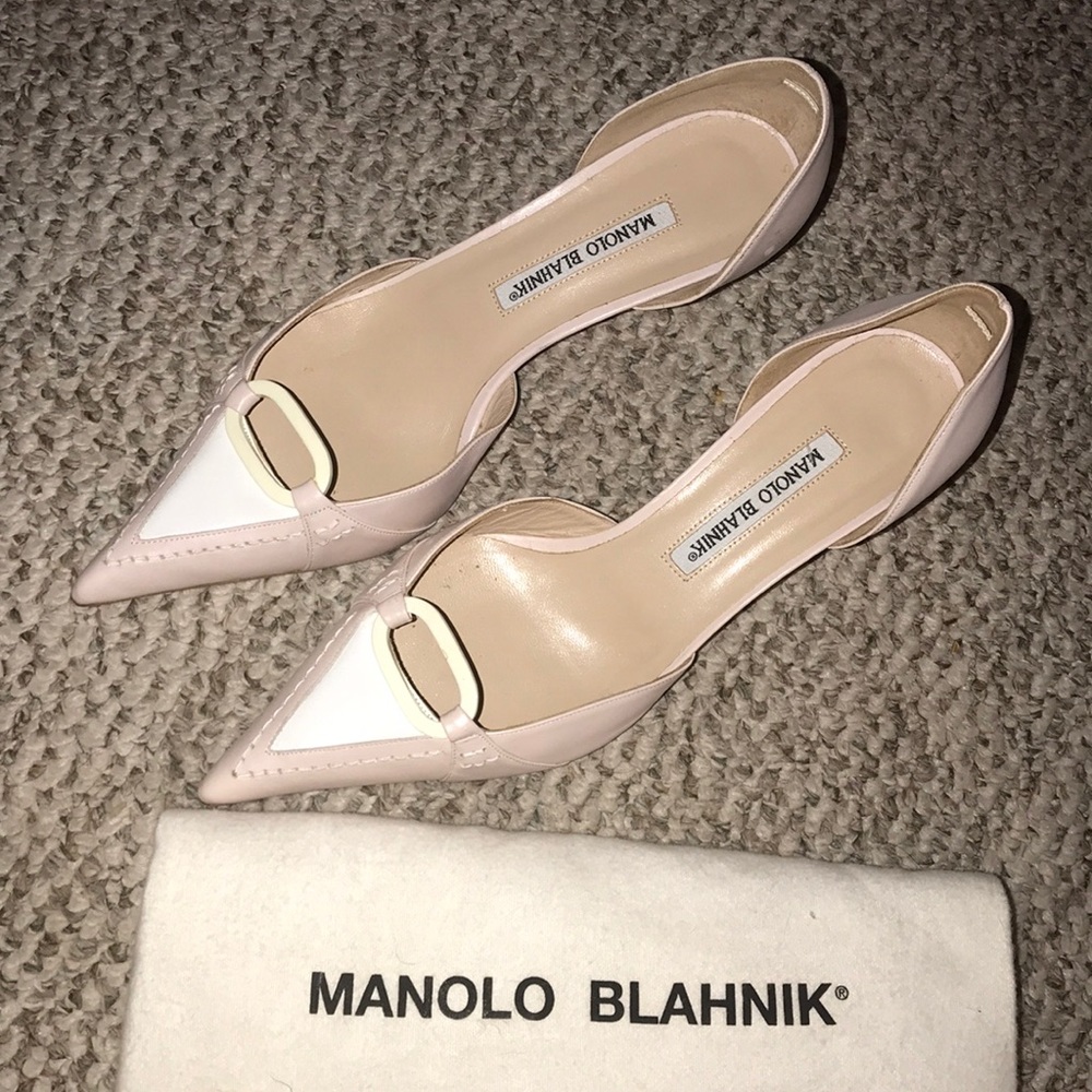 Manolo Blahnik Blush Pink Kitten Heels Size 38